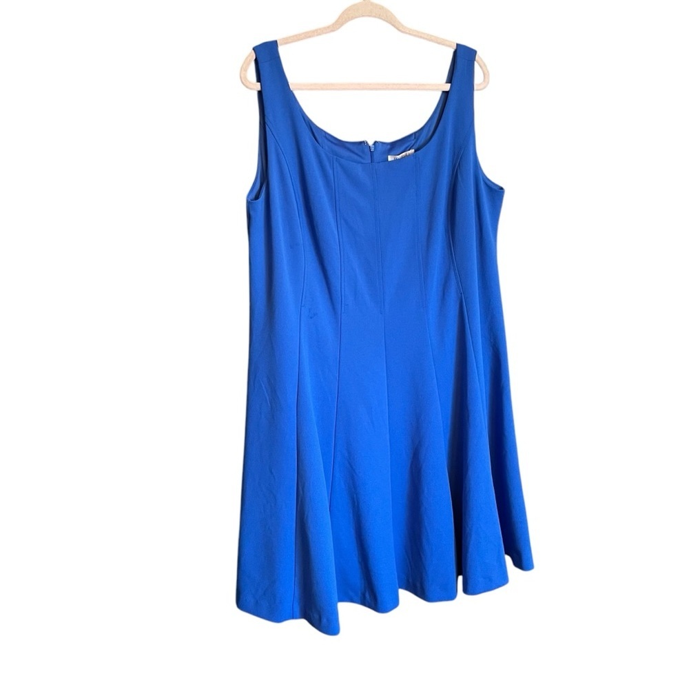 Roz & Ali Scoop Neck Full Skirt Skater Dress-
Size 18 fitted waistline/Flare